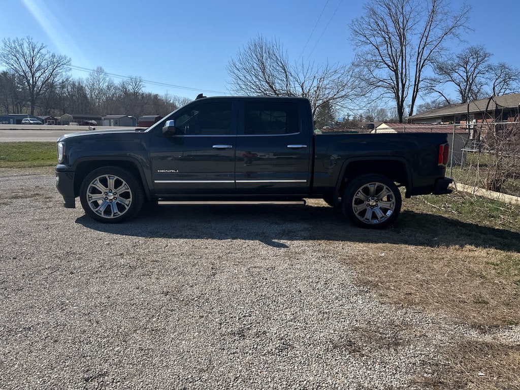 Used 2018 GMC Sierra 1500 Denali 4WD Crew Cab 143.5 4WD Crew Cab 143.5