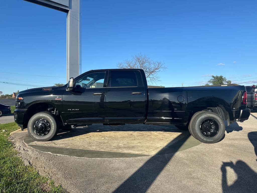 New 2025 Ram 3500 Big Horn 4x4 Crew Cab 8 Box 4x4 Crew Cab 8 Box