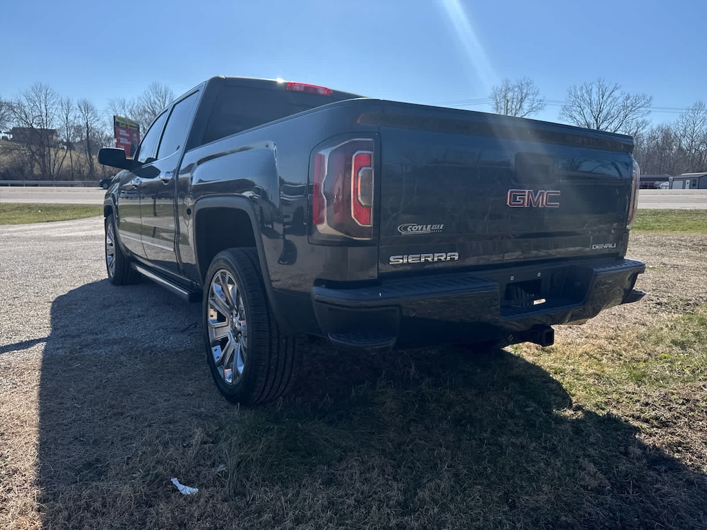 Used 2018 GMC Sierra 1500 Denali 4WD Crew Cab 143.5 4WD Crew Cab 143.5