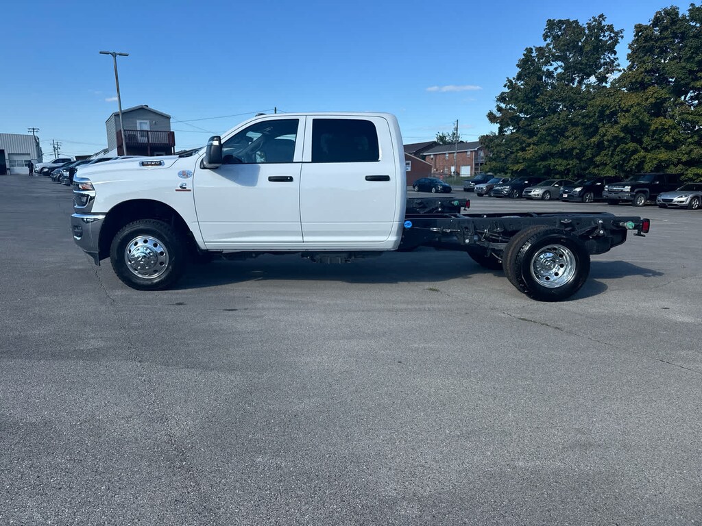 New 2026 Ram 3500 Chassis Cab Tradesman 4WD Crew Cab 60 CA 172.4 WB 4WD Crew Cab 60 CA 172.4 WB