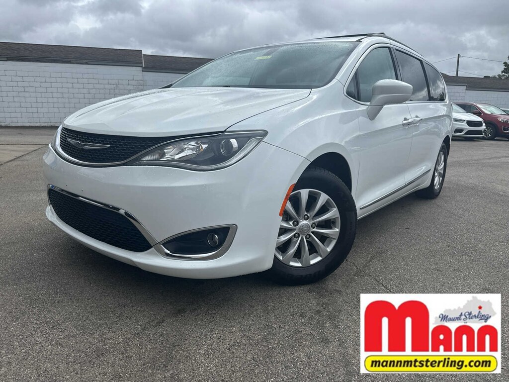 Used 2017 Chrysler Pacifica Touring-L FWD