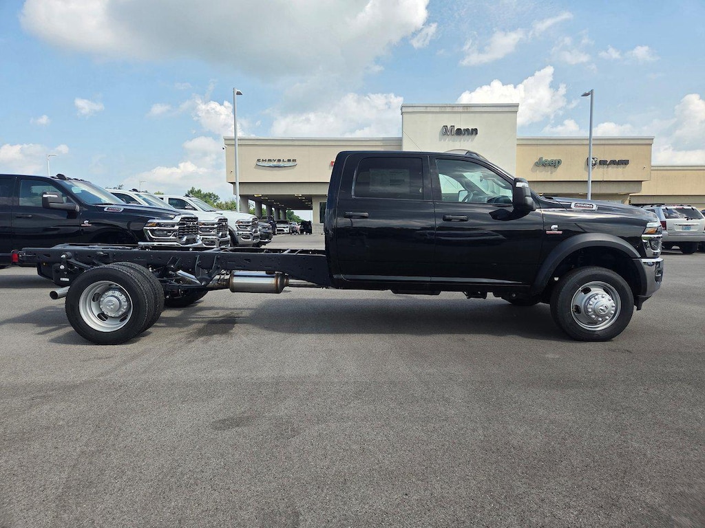New 2025 Ram 4500 Chassis Cab 4500 TRADESMAN CHASSIS CREW CAB 4X4 84' CA Truck