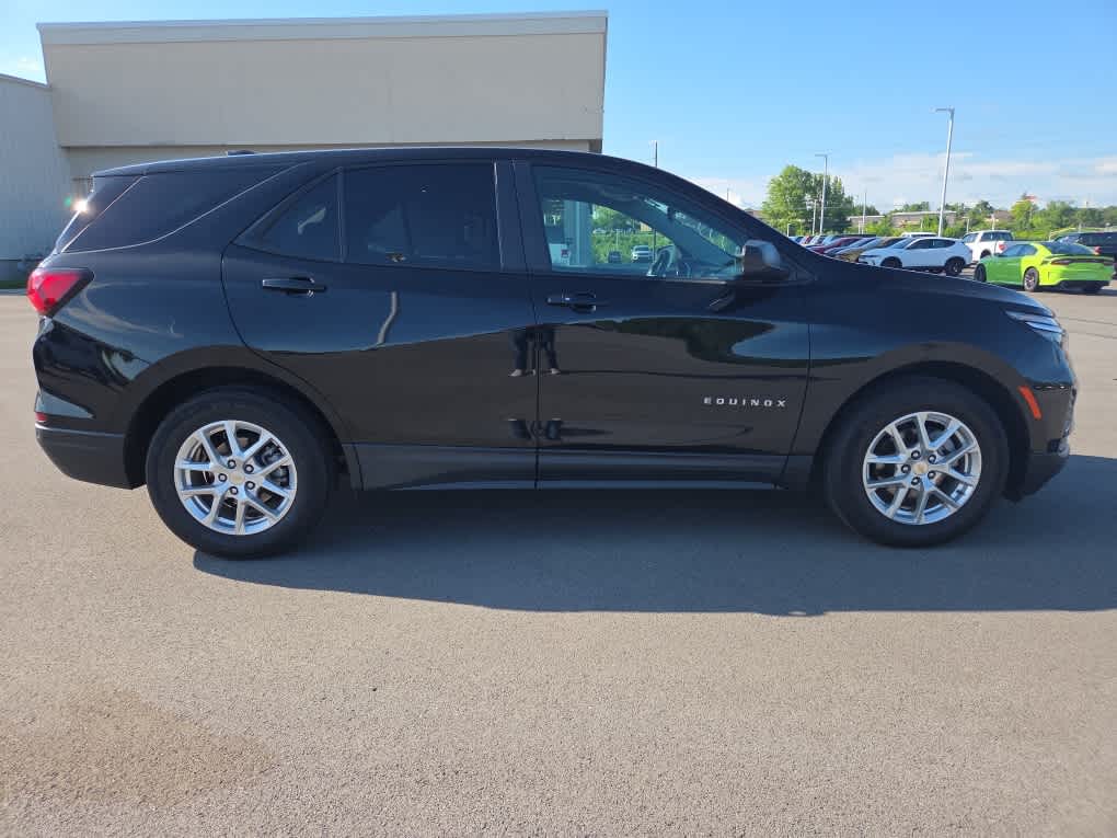 Used 2022 Chevrolet Equinox LS with VIN 2GNAXHEV8N6118886 for sale in Richmond, KY