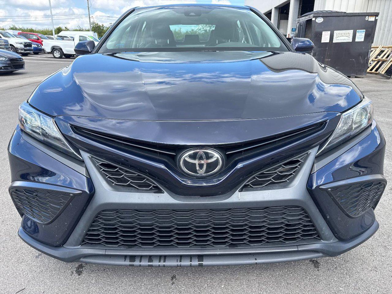 2021 Toyota Camry SE photo 2