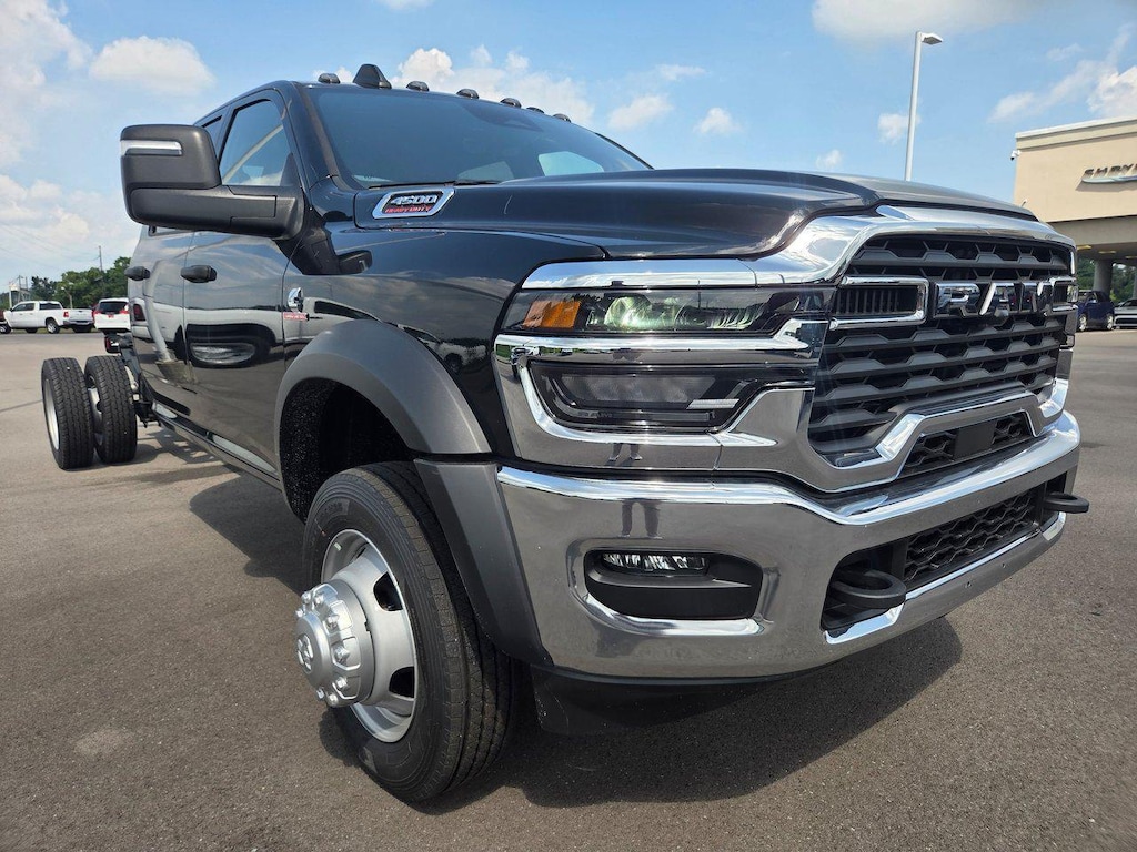 New 2025 Ram 4500 Chassis Cab 4500 TRADESMAN CHASSIS CREW CAB 4X4 84' CA Truck