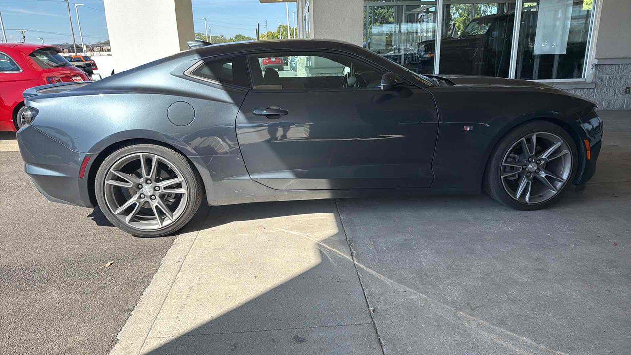 2023 Chevrolet Camaro 1LT Coupe photo 3