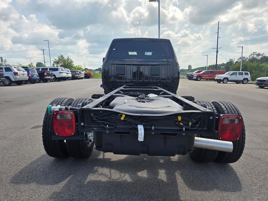 New 2025 Ram 4500 Chassis Cab 4500 TRADESMAN CHASSIS CREW CAB 4X4 84' CA Truck