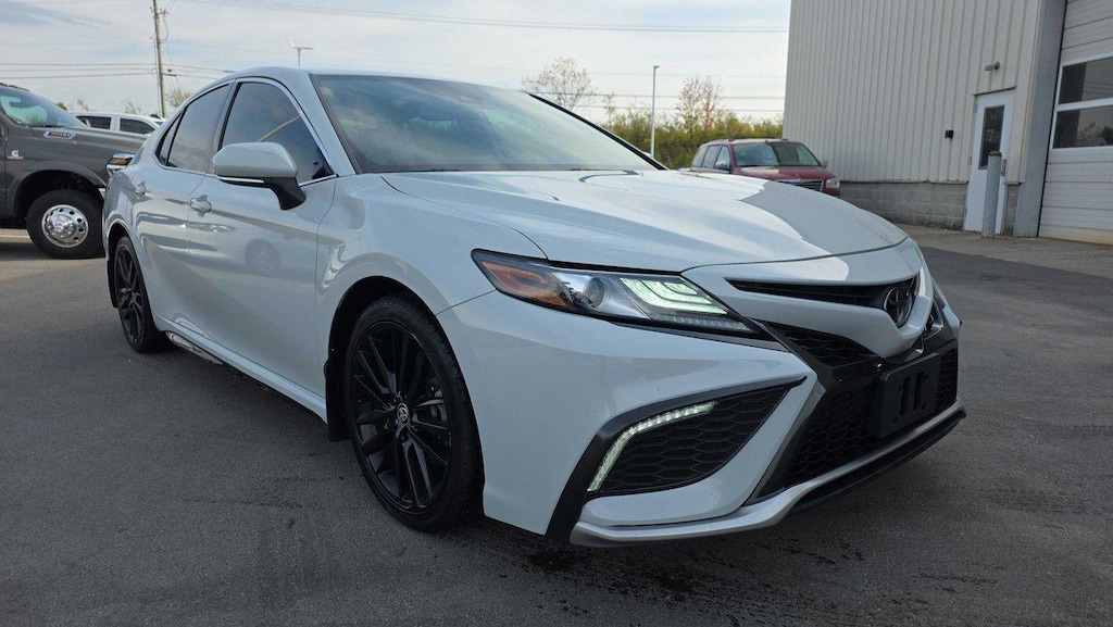 2023 Toyota Camry XSE photo 3