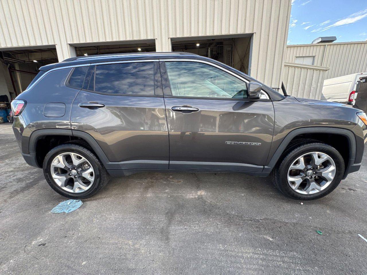 2018 Jeep Compass Limited photo 2