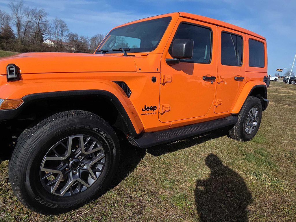 2025 Jeep Wrangler 4-Door Sahara's photo