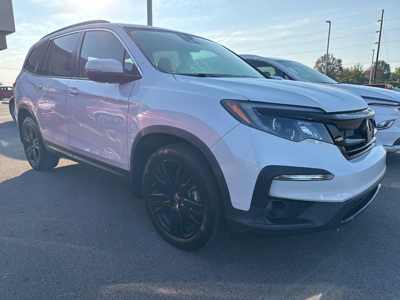 2021 Honda Pilot Special Edition photo 3