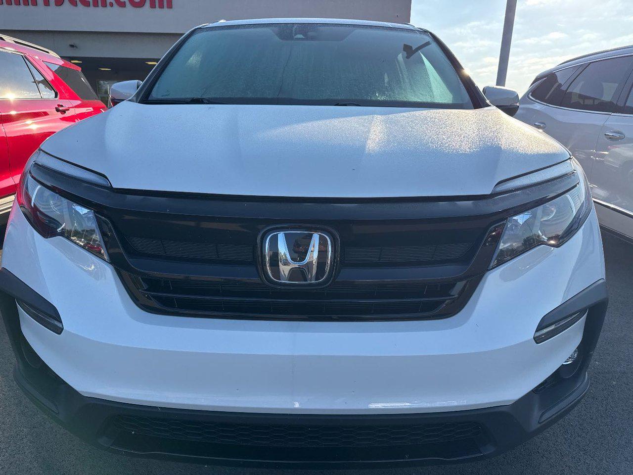 2021 Honda Pilot Special Edition photo 2