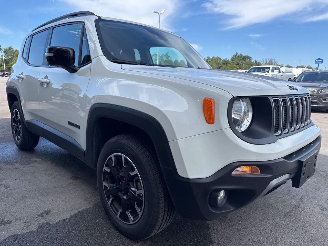 2023 Jeep Renegade Latitude photo 3