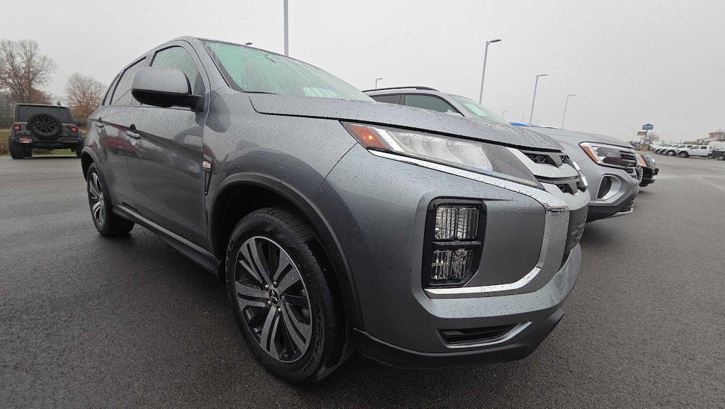 2023 Mitsubishi Outlander Sport ES photo 3