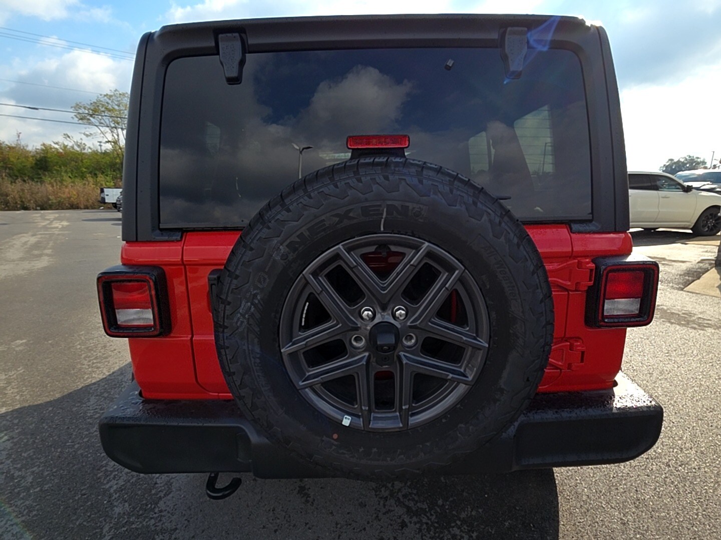 2026 Jeep Wrangler Sport RHD photo 4