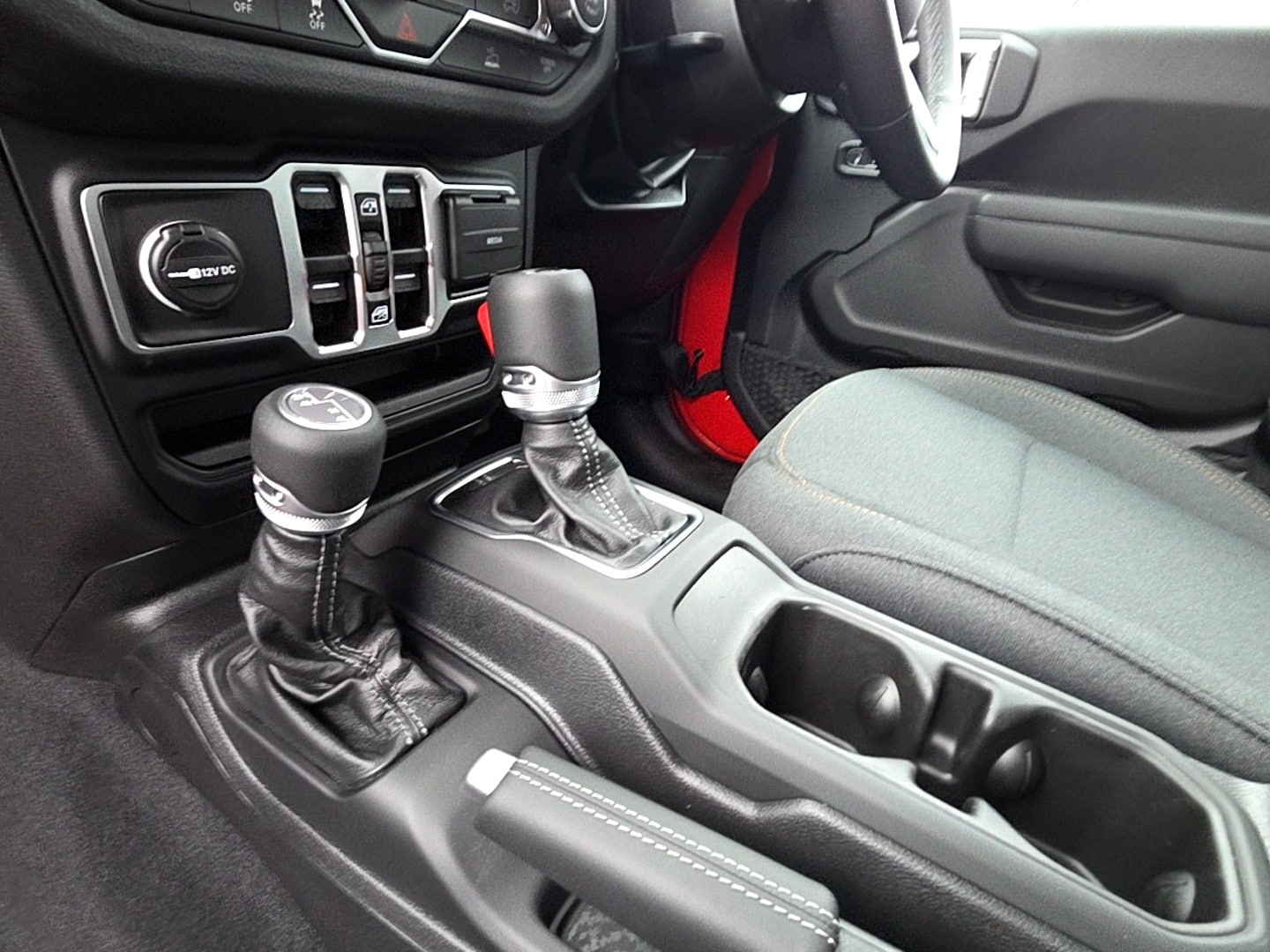 2026 Jeep Wrangler 4-Door Sport RHD - Photo 16