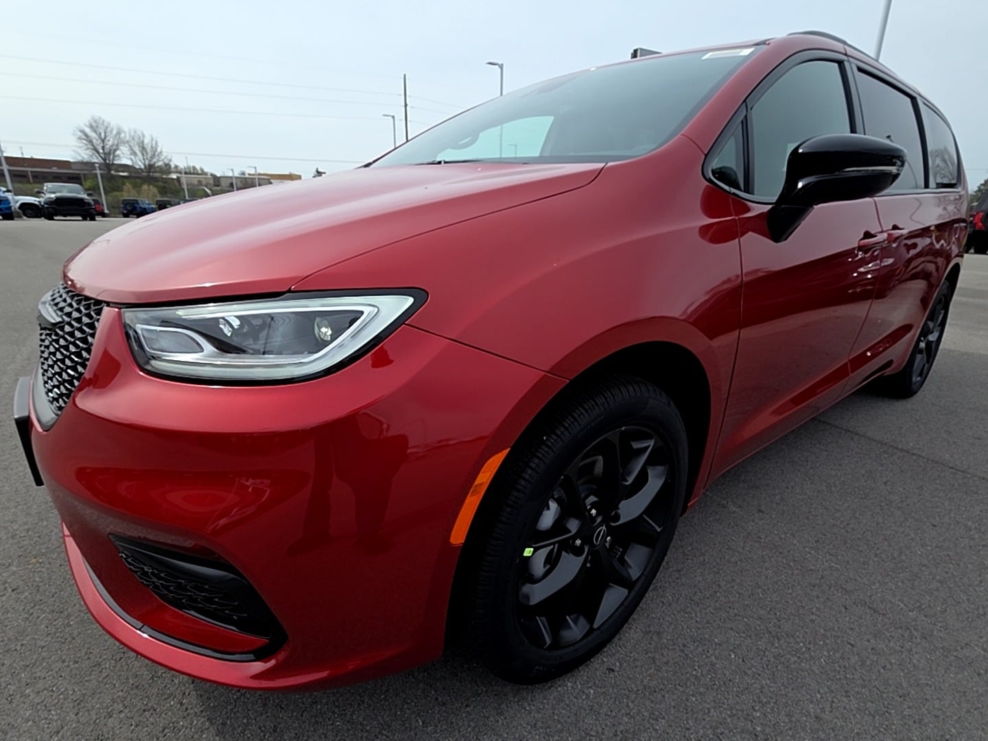 2026 Chrysler Pacifica Select AWD's photo
