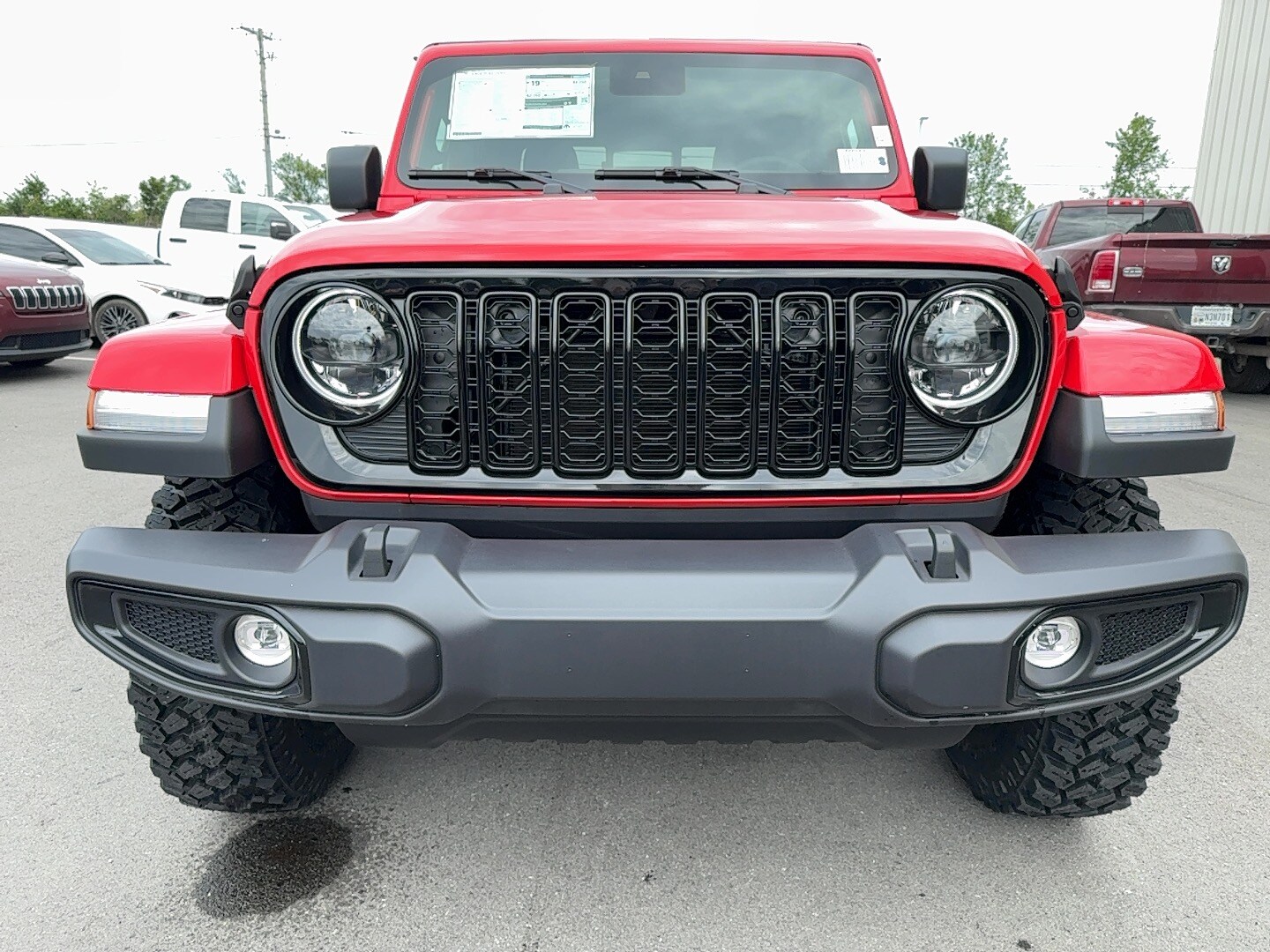 2025 Jeep Gladiator Willys photo 2