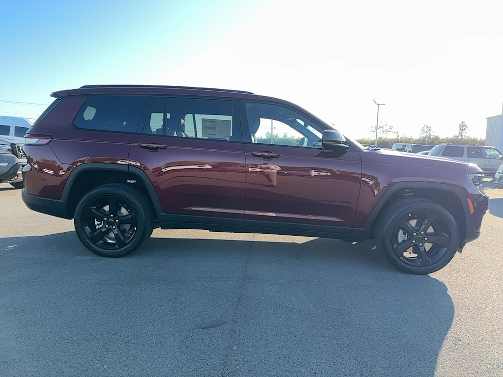 New 2025 Jeep Grand Cherokee L ALTITUDE X 4X4 Sport Utility