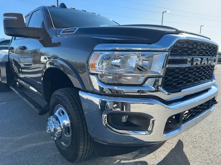 2024 Ram 3500 Chassis Cab 3500 TRADESMAN CREW CAB CHASSIS 4X4 60' CA Truck