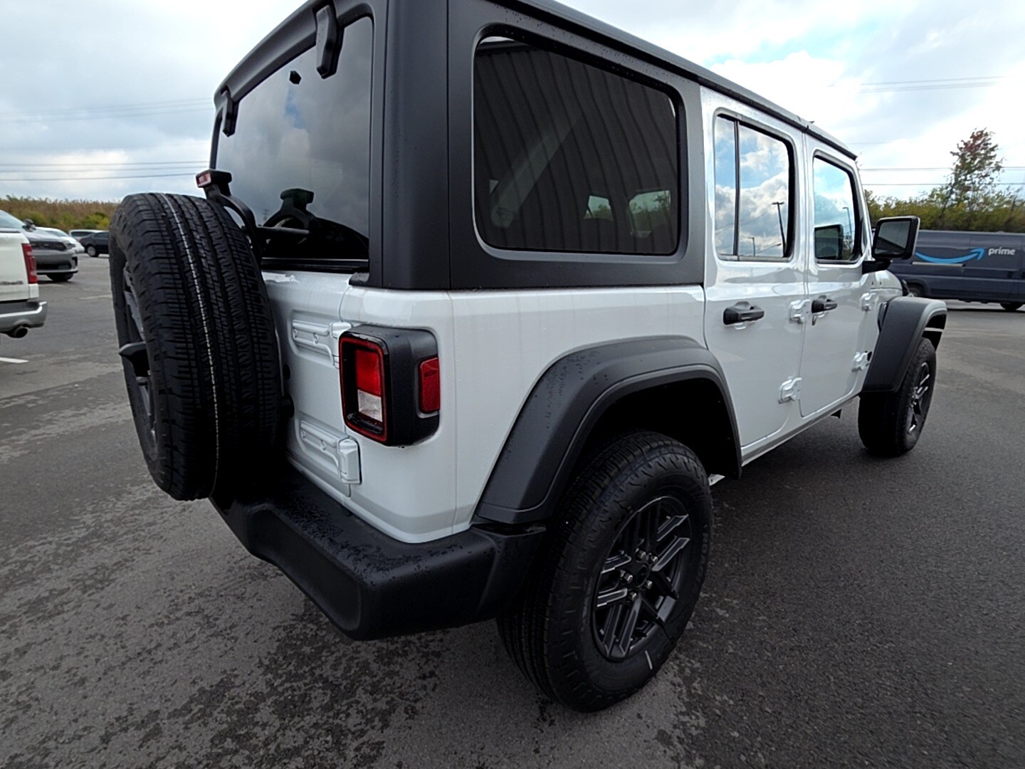 2026 Jeep Wrangler Sport RHD photo 2