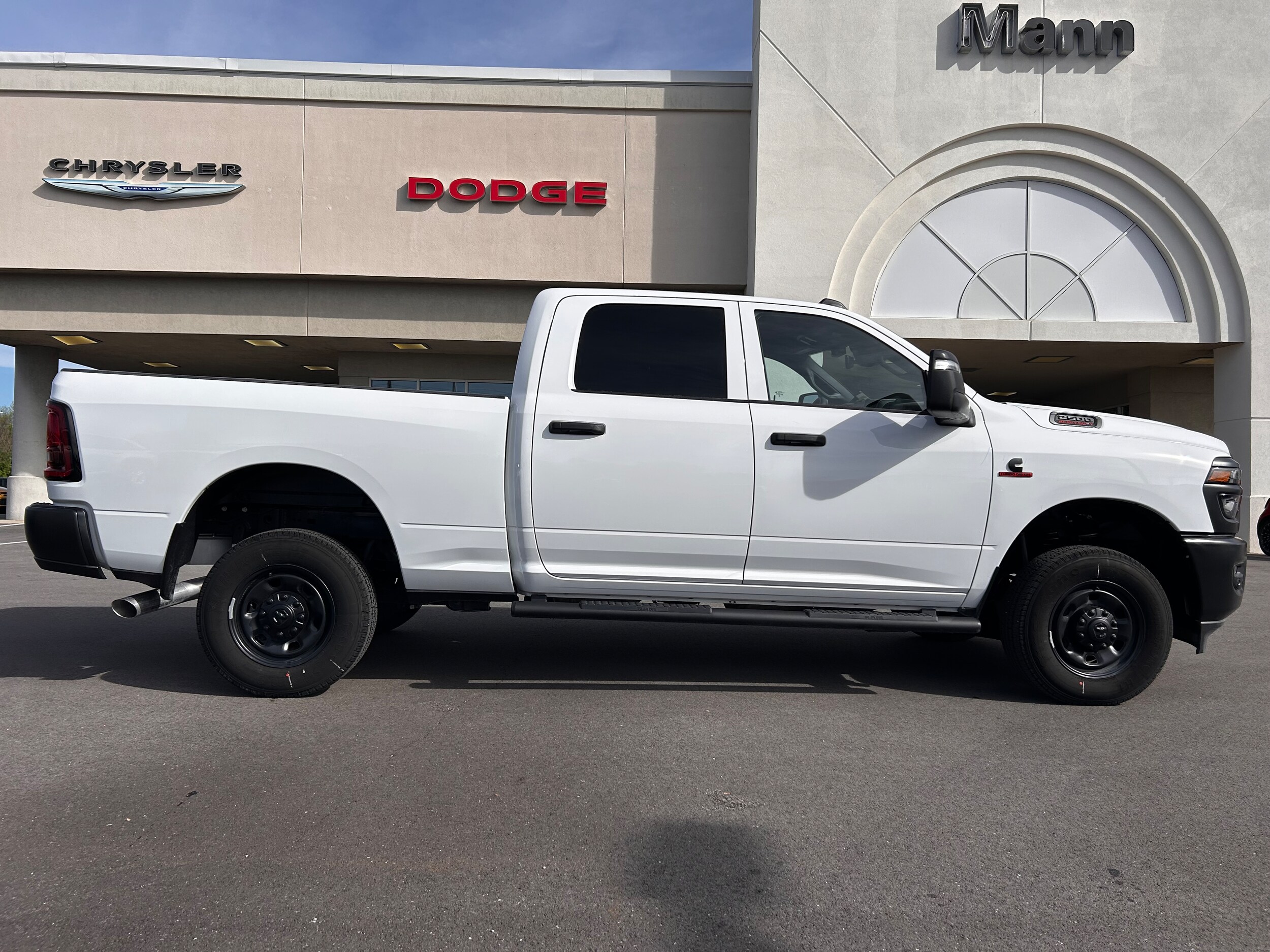 2025 Ram 2500 Tradesman photo 2