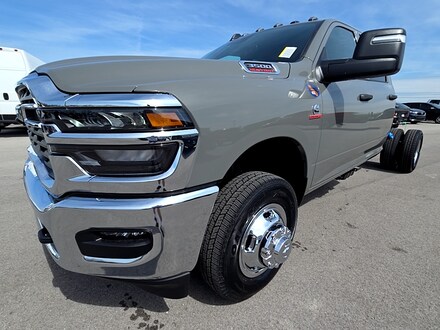 2026 Ram 3500 Chassis Cab TRADESMAN CREW   4X4 60' CA Pickup