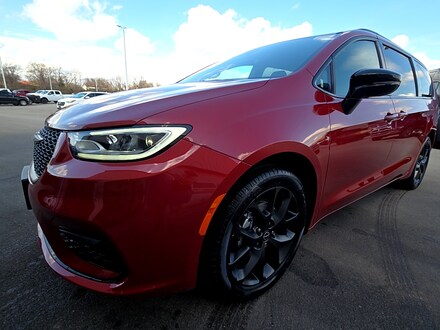 2026 Chrysler Pacifica SELECT Passenger Van