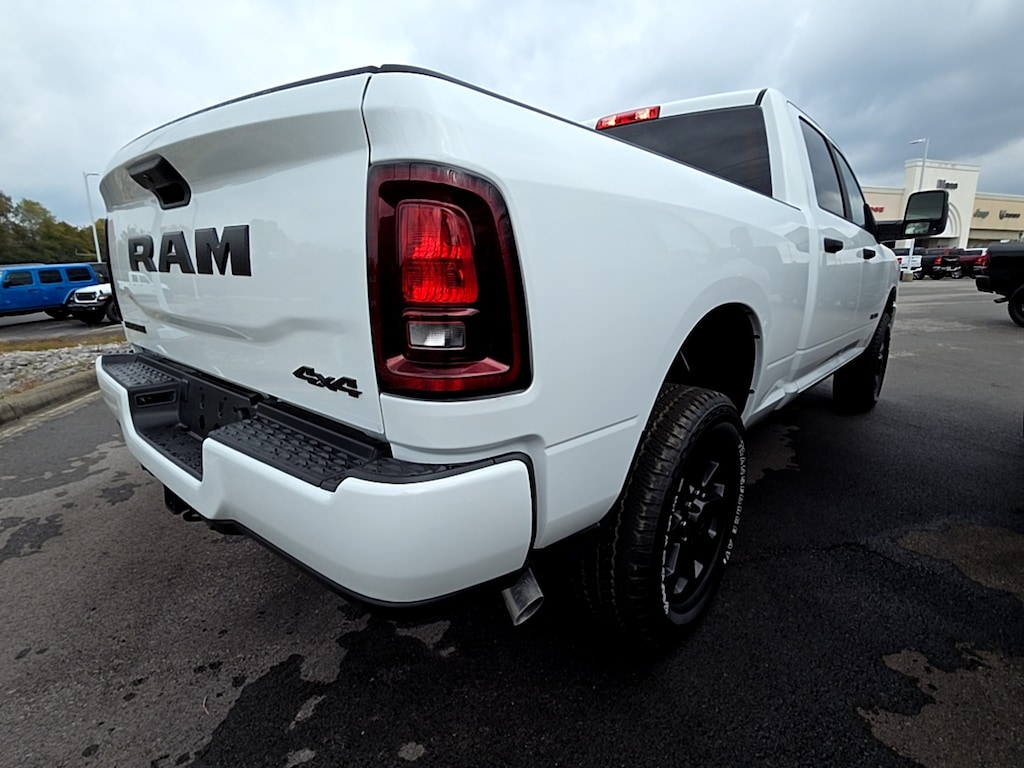 New 2026 Ram 2500 BIG HORN CREW CAB 4X4 6'4 BOX Pickup