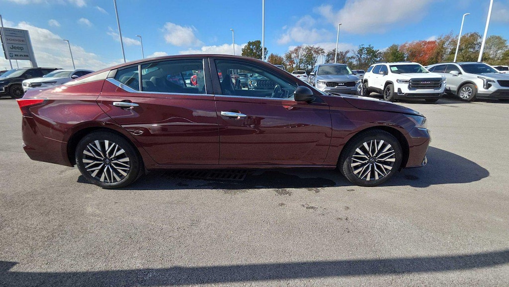 2024 Nissan Altima 2.5 SV photo 3