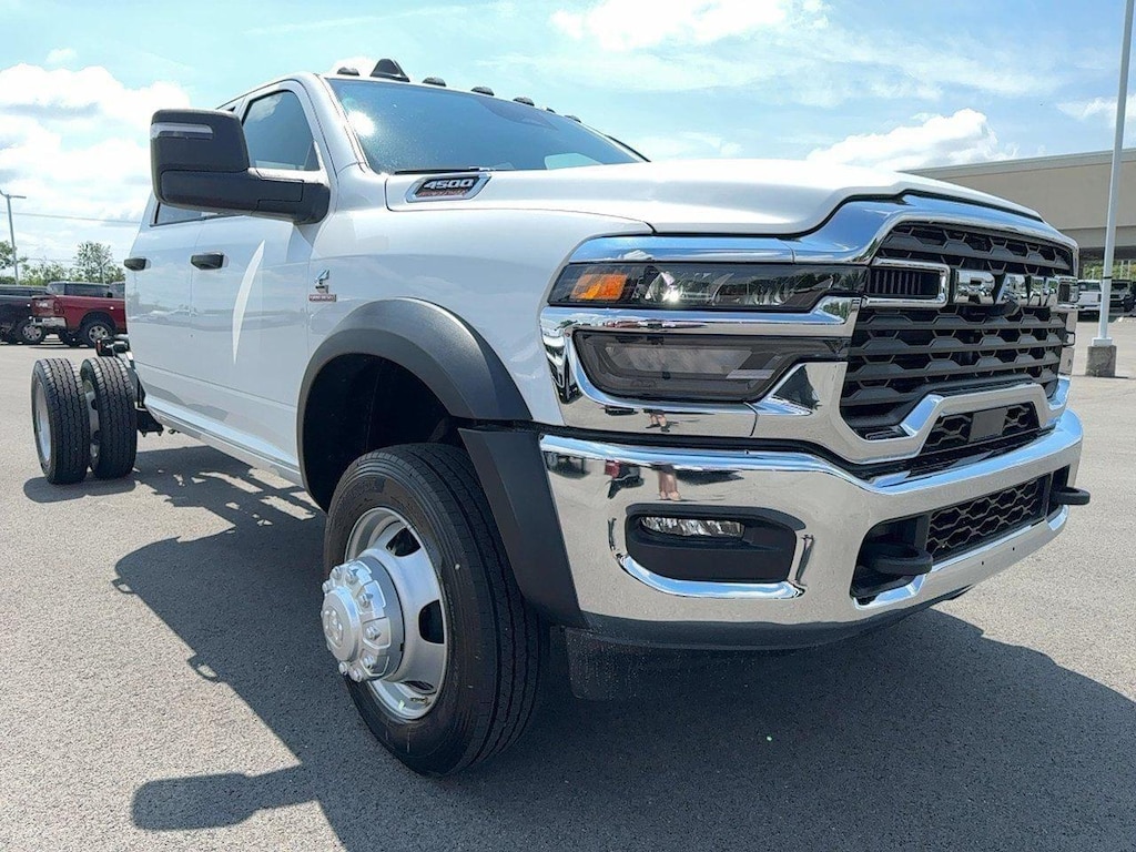 New 2025 Ram 4500 Chassis Cab 4500 TRADESMAN CHASSIS CREW CAB 4X4 60' CA Pickup