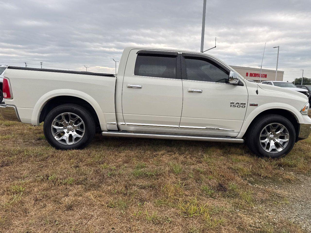 2017 Ram 1500 Longhorn photo 4