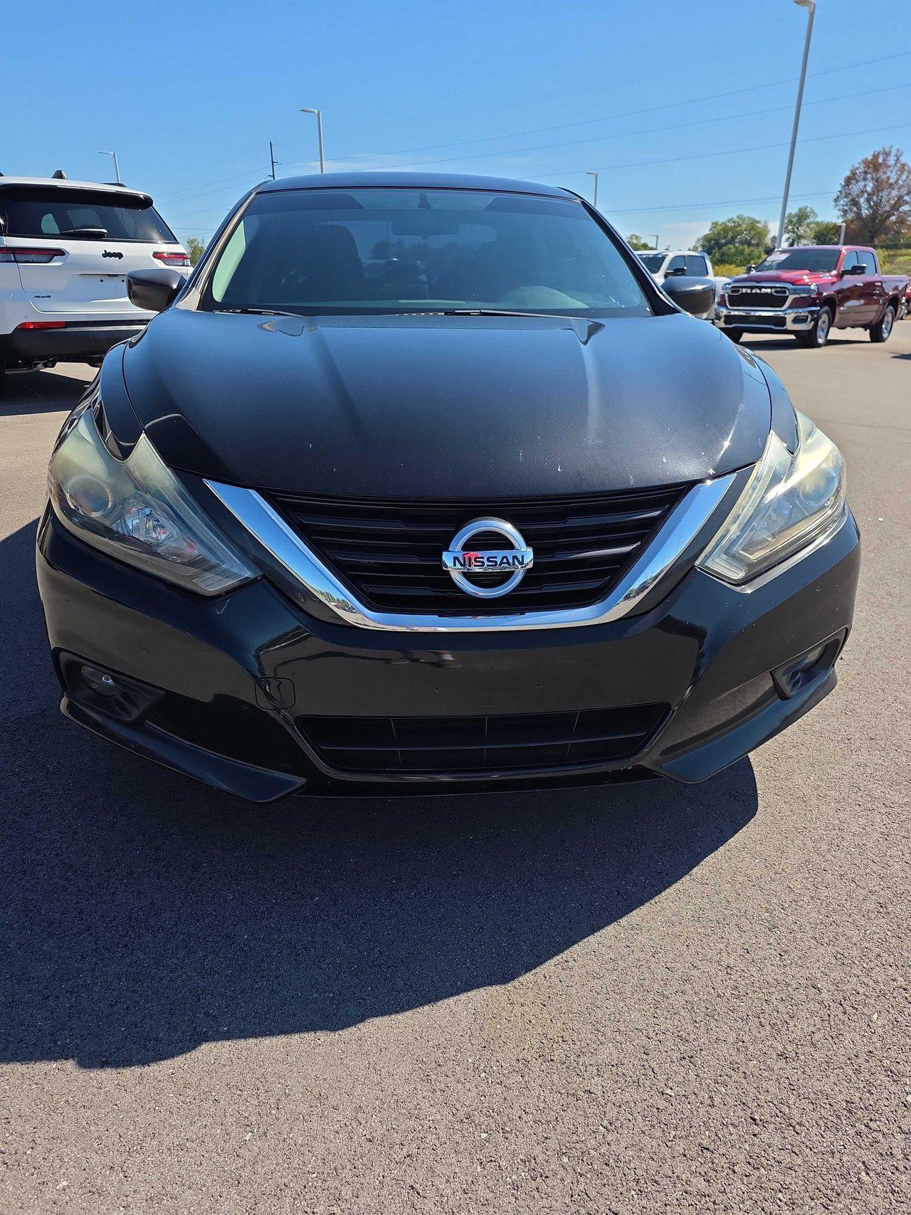 Used 2018 Nissan Altima SR with VIN 1N4AL3AP3JC138985 for sale in Richmond, KY