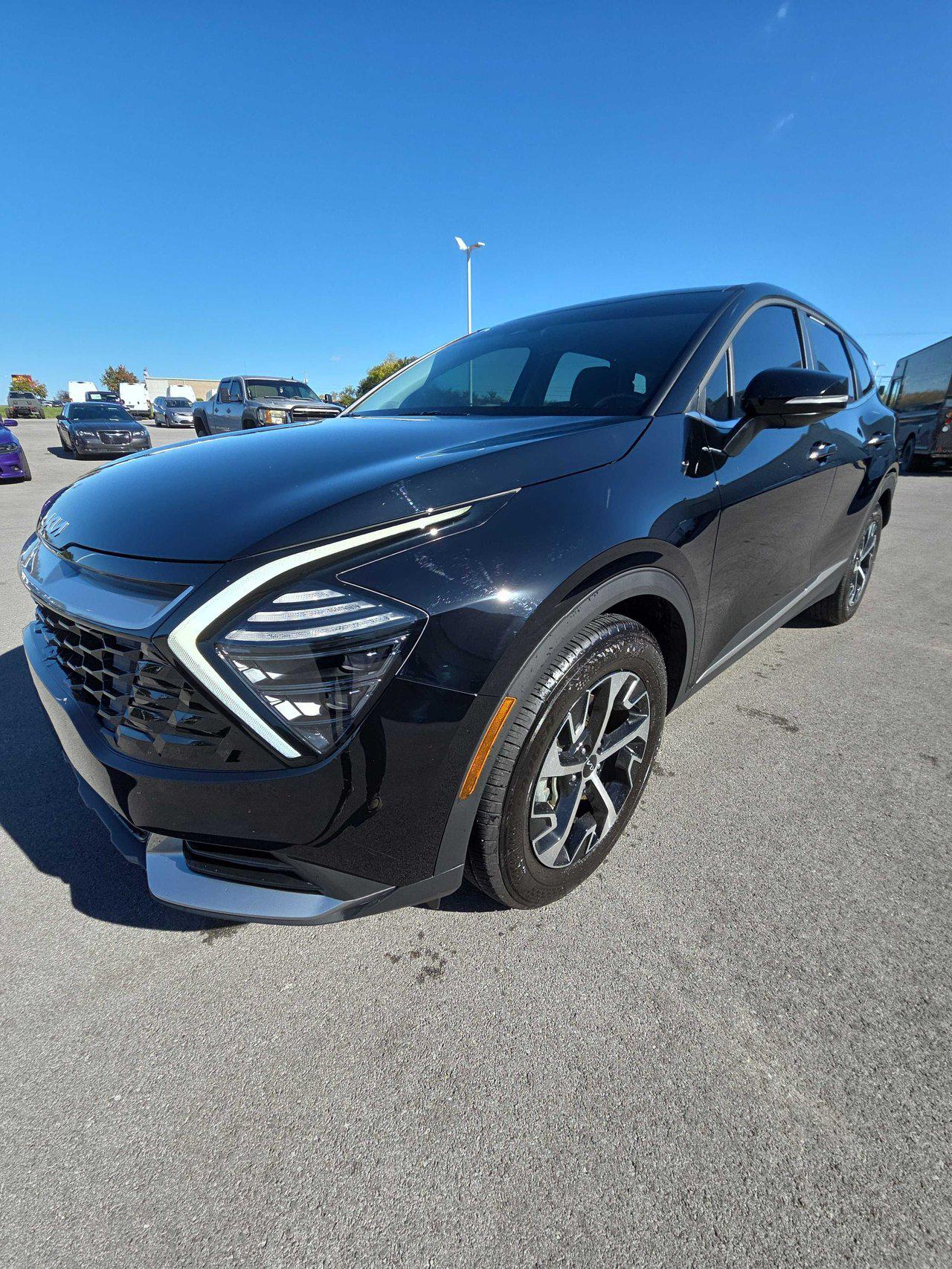 2025 Kia Sportage EX's photo