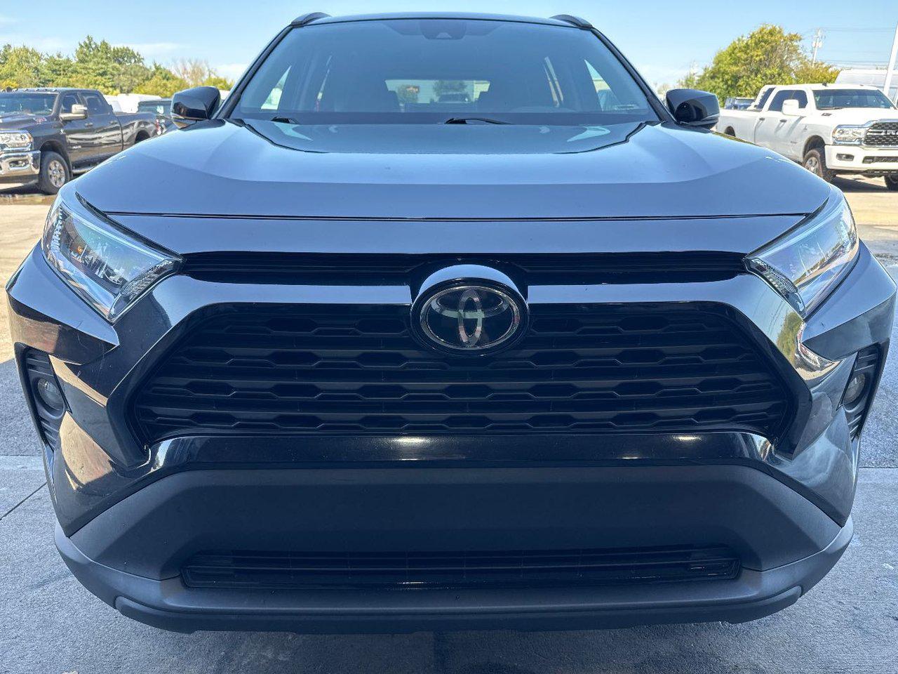 2020 Toyota RAV4 XLE photo 2
