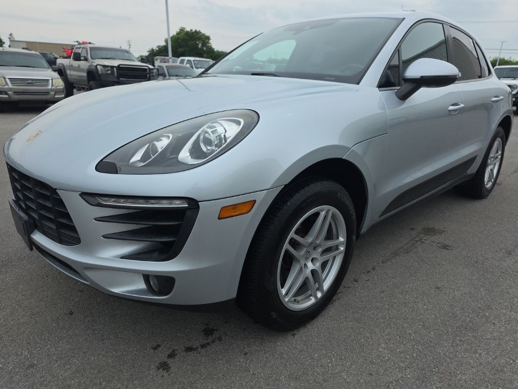 2018 Porsche Macan -'s photo