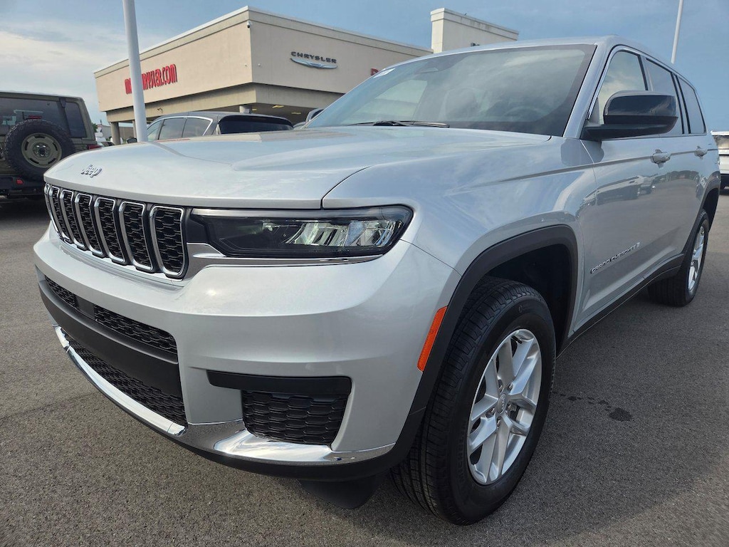 New 2025 Jeep Grand Cherokee L LAREDO X 4X4 Sport Utility