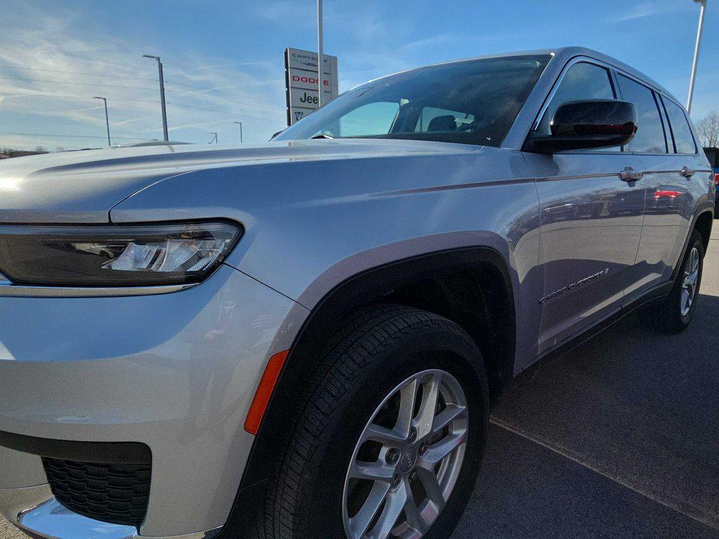 2023 Jeep Grand Cherokee L Laredo's photo
