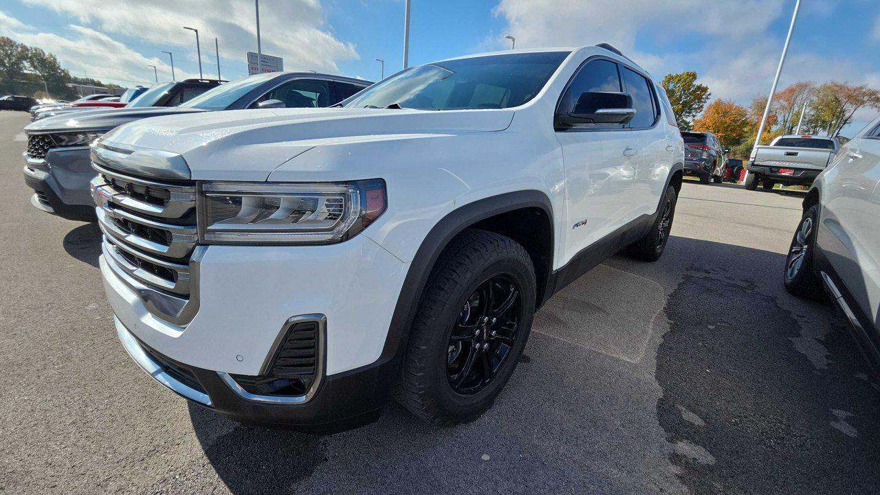 2022 GMC Acadia AT4's photo