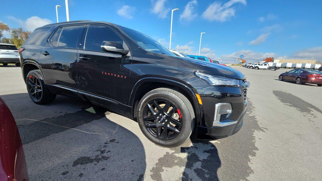 2023 Chevrolet Traverse Premier photo 2