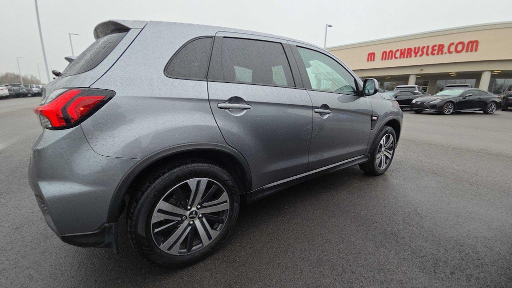 2023 Mitsubishi Outlander Sport ES photo 4