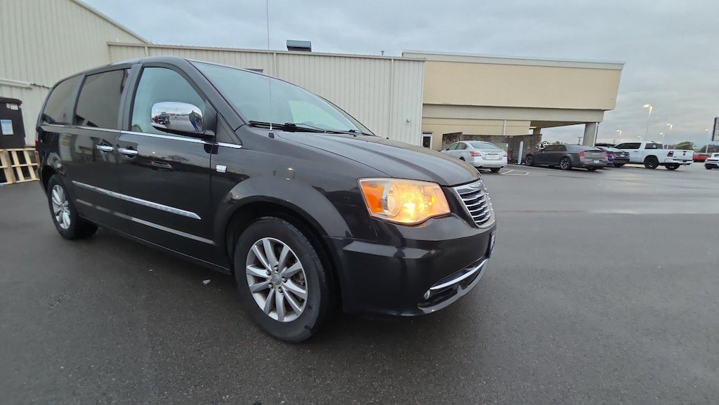 Used 2014 Chrysler Town & Country Touring-L Van