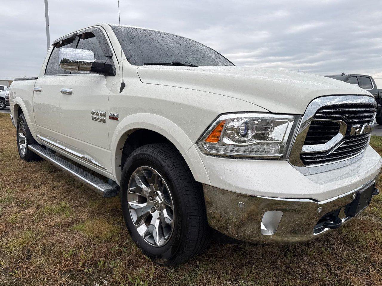 2017 Ram 1500 Longhorn photo 3
