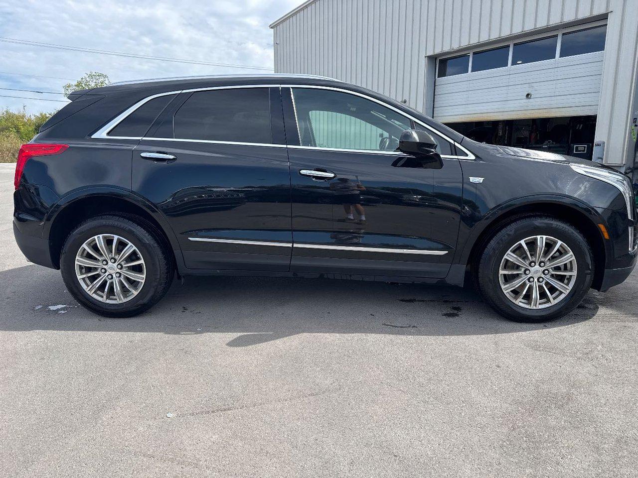 2019 Cadillac XT5 Luxury photo 2