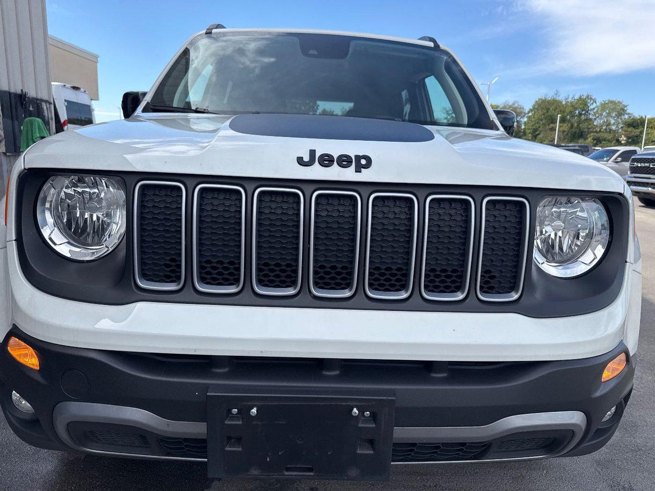 2023 Jeep Renegade Latitude photo 2