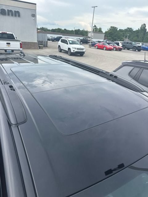 2025 Chrysler Pacifica Select - Photo 10