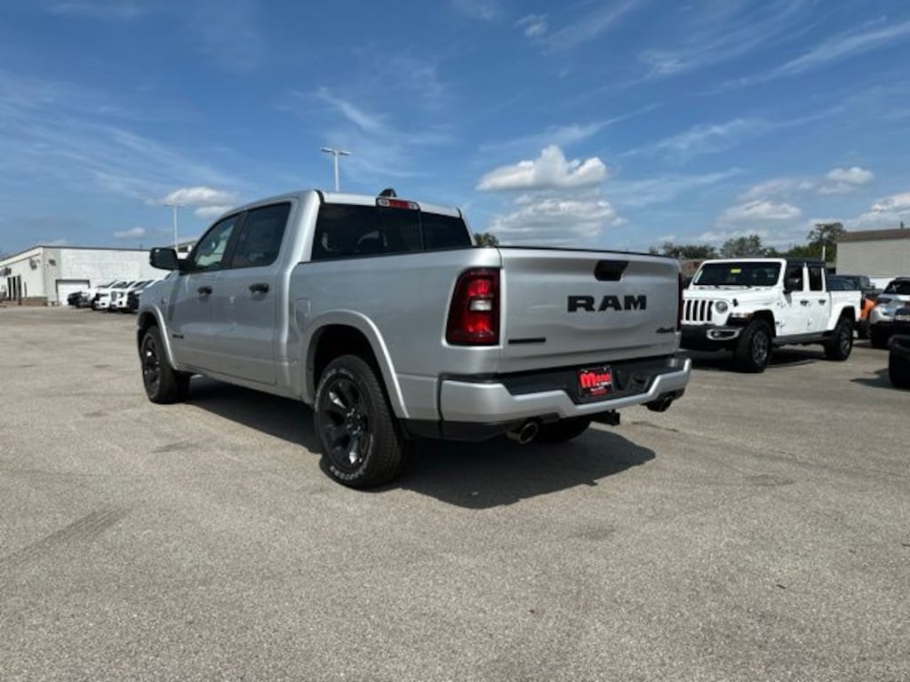 New 2026 Ram 1500 BIG HORN CREW CAB 4X4 5'7 BOX Pickup