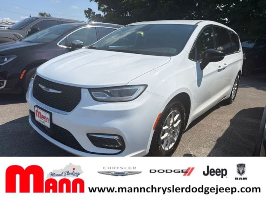 Used 2025 Chrysler Pacifica Select Minivan/Van