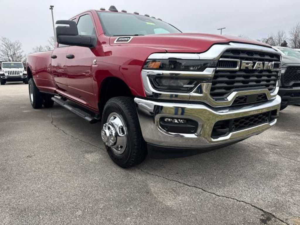New 2026 Ram 3500 TRADESMAN CREW CAB 4X4 8' BOX Pickup