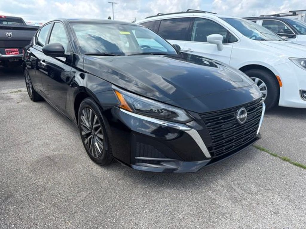 Used 2024 Nissan Altima 2.5 SV Sedan